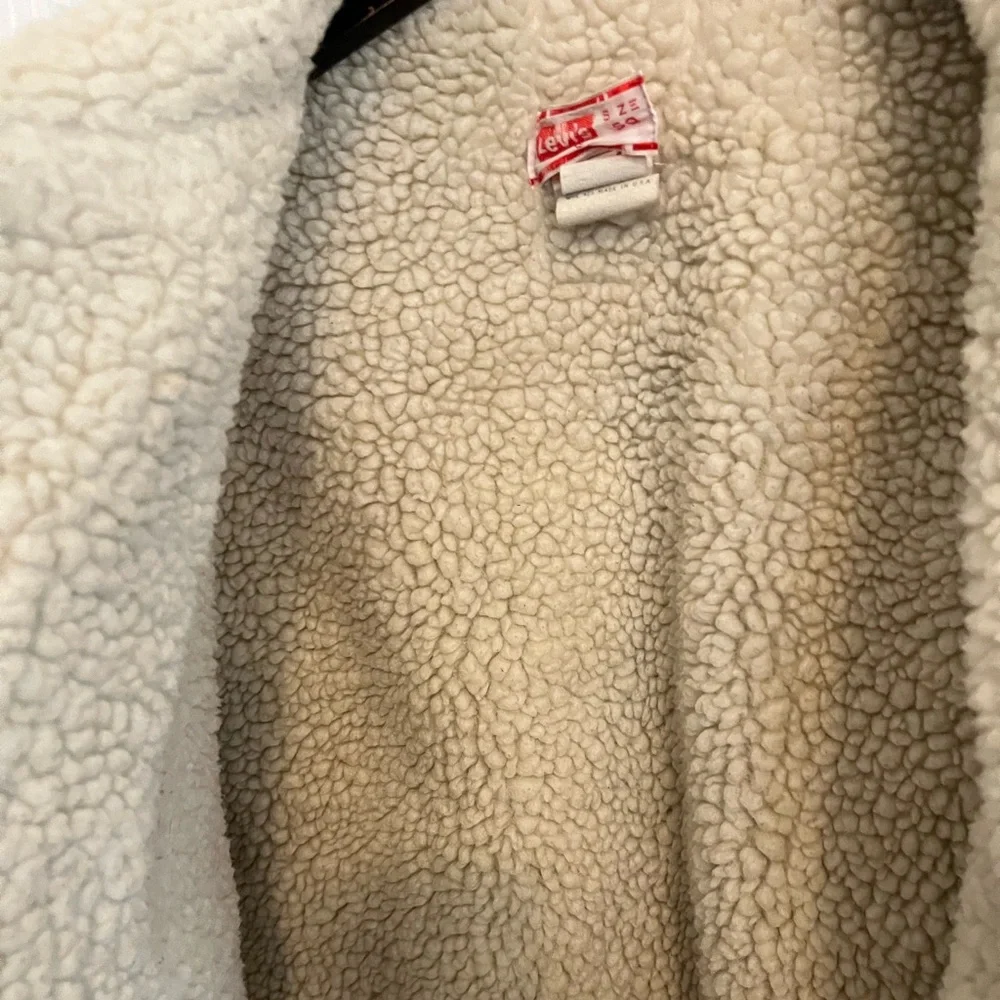 Vintage Levi’s Sherpa Lined Denim‎ Jacket – Made in USA